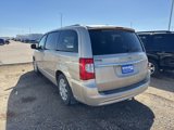 Used 2014 Chrysler Town & Country Touring w/ Driver Convenience Group image 2