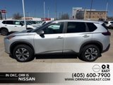 Used 2023 Nissan Rogue SV image 2
