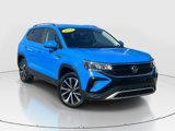 Used 2023 Volkswagen Taos SE image 2
