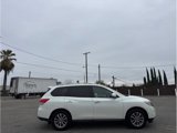 Used 2015 Nissan Pathfinder SV image 2