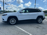 Used 2019 Jeep Cherokee Latitude w/ Popular Appearance Group image 4