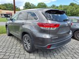 Used 2017 Toyota Highlander XLE image 3