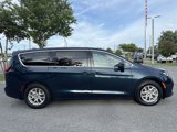Used 2023 Chrysler Pacifica Touring-L image 2