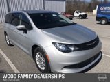 Used 2023 Chrysler Voyager LX image 3