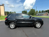 Used 2021 Jeep Grand Cherokee Laredo image 2