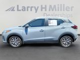 Used 2022 Nissan Kicks SV image 2