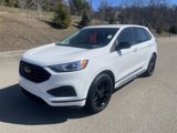 Used 2024 Ford Edge SE w/ Black Appearance Package image 2