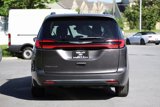 Used 2022 Chrysler Pacifica Touring-L image 3