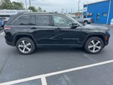 Used 2022 Jeep Grand Cherokee Limited image 3