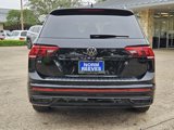 Used 2022 Volkswagen Tiguan SE R-Line image 3
