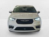 Used 2023 Chrysler Pacifica Touring-L image 2