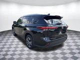 Used 2020 Toyota Highlander XLE image 3