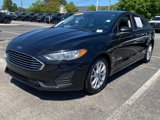 Used 2019 Ford Fusion SE image 2
