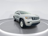 Used 2020 Jeep Grand Cherokee Laredo image 2