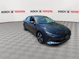Used 2021 Hyundai Elantra SEL w/ Convenience + Premium Package image 3