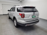 Used 2017 Ford Explorer XLT image 5
