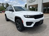 Used 2022 Jeep Grand Cherokee Altitude image 2