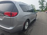 Used 2019 Chrysler Pacifica Touring-L image 5