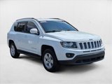 Used 2017 Jeep Compass Latitude image 3