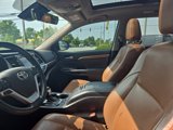 Used 2017 Toyota Highlander Limited Platinum image 6