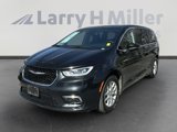 Certified 2023 Chrysler Pacifica Touring-L image 4