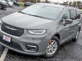 Used 2022 Chrysler Pacifica Touring-L image 5