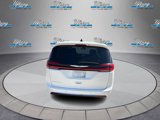 Used 2023 Chrysler Pacifica Touring-L image 4