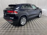 Used 2021 Volkswagen Atlas Cross Sport SE w/ Panoramic Sunroof Package image 3