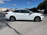 Used 2017 Ford Fusion SE image 2