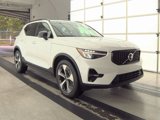 Used 2023 Volvo XC40 B4 Ultimate image 2