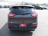Used 2017 Jeep Cherokee Latitude w/ Comfort/Convenience Group image 4