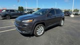 Used 2017 Jeep Cherokee Limited image 4