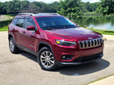 Used 2019 Jeep Cherokee Latitude Plus w/ Comfort/Convenience Group image 2