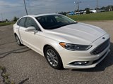 Used 2017 Ford Fusion SE w/ Fusion SE Technology Package image 2