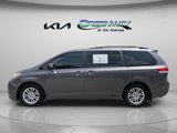 Used 2013 Toyota Sienna XLE image 2
