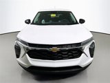 New 2025 Chevrolet Trax LS image 2
