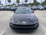 Used 2025 Hyundai Elantra SE w/ Cargo Package image 2