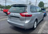 Used 2018 Toyota Sienna L image 5