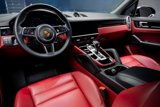 Used 2022 Porsche Cayenne image 2