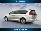 Used 2022 Chrysler Voyager LX image 3