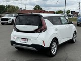 Used 2023 Kia Soul LX w/ LX Technology Package image 3