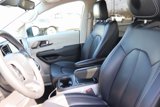 Used 2023 Chrysler Pacifica Touring-L image 5