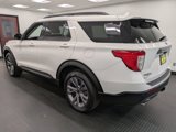Used 2022 Ford Explorer XLT w/ Equipment Group 202A image 6