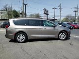 Used 2017 Chrysler Pacifica Touring-L image 4