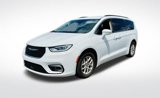 Used 2022 Chrysler Pacifica Touring-L image 2