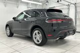 Certified 2024 Porsche Macan image 3