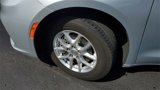 Used 2023 Chrysler Pacifica Touring-L image 4
