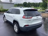 Used 2019 Jeep Cherokee Latitude w/ Popular Appearance Group image 2