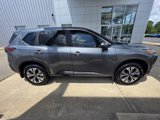 Used 2023 Nissan Rogue SV image 2