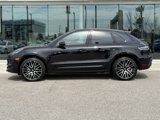 Certified 2024 Porsche Macan image 2